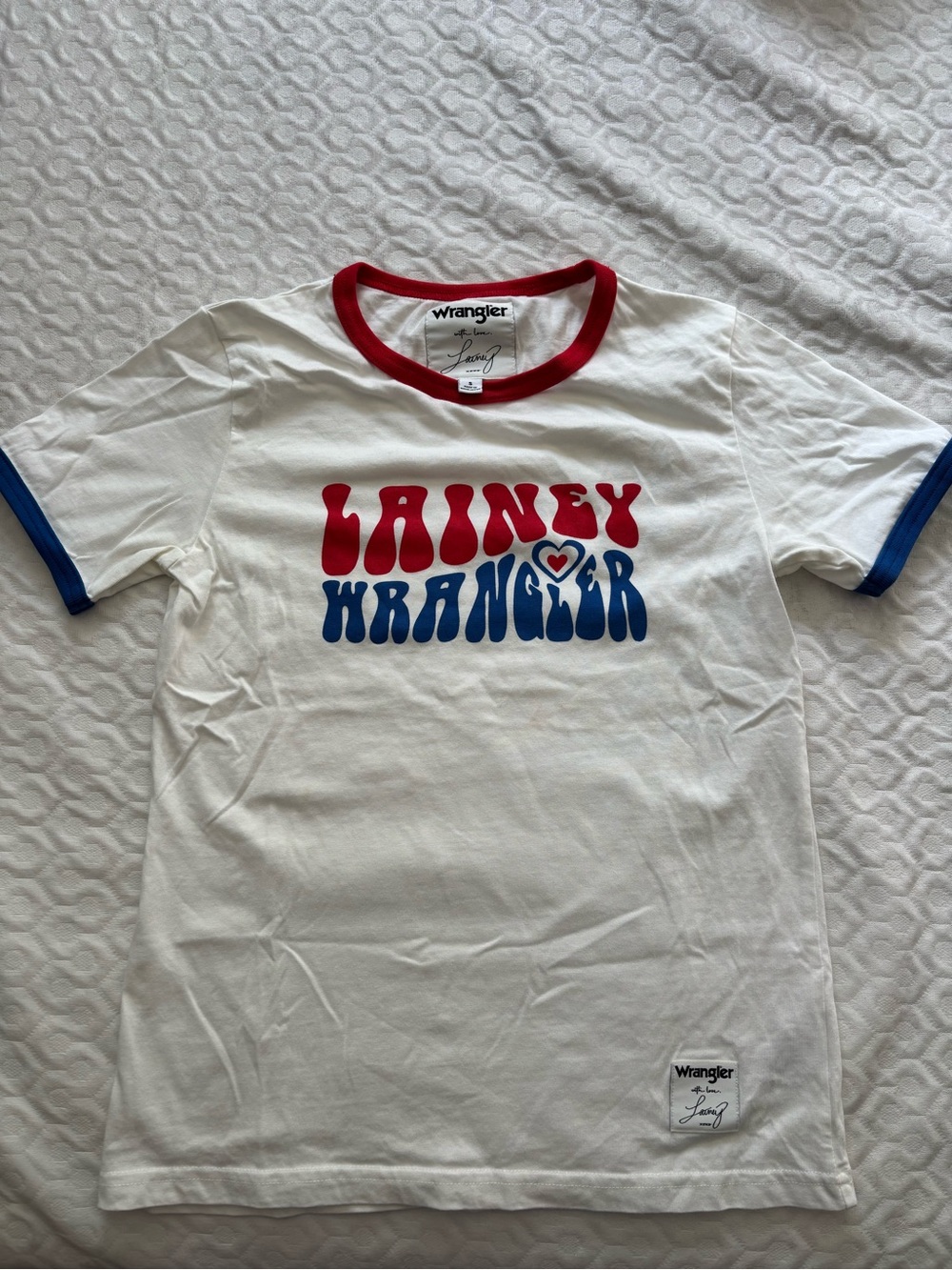 Lainey Wilson Wrangler White Short Sleeve Tee with Red Neckline & Blue Sleeves